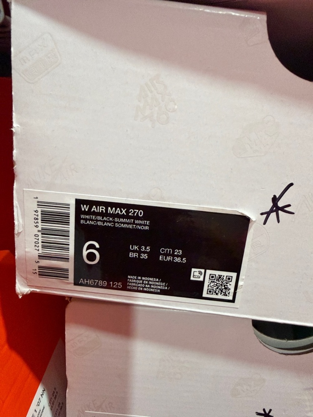 Nike Air Max 270 - Picture 11 of 15